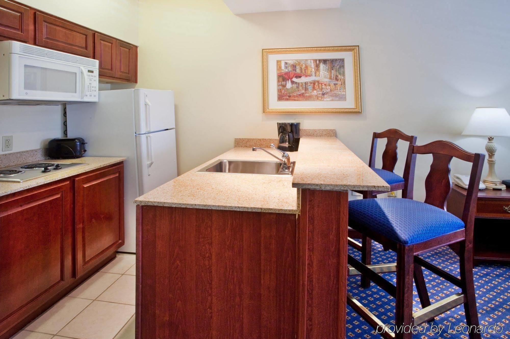 Staybridge Suites Savannah Historic District By Ihg Værelse billede